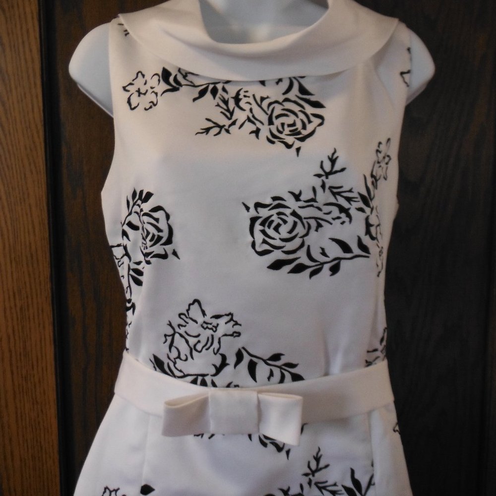 Sleeveless Evening Boatneck Blouse